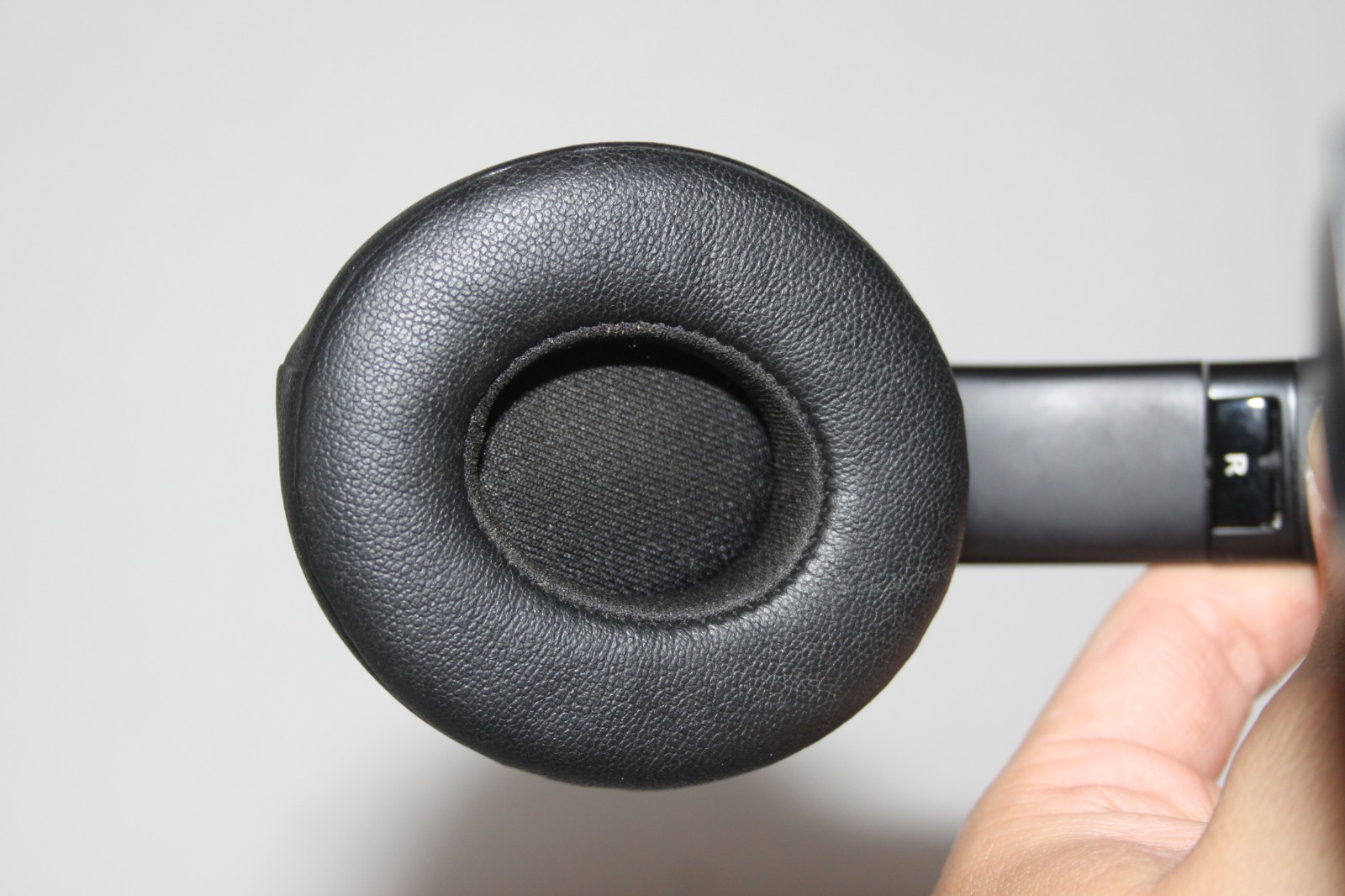 Beats by Dr. Dre Beats Solo3 Wireless On-Ear Headphones – Matte Black