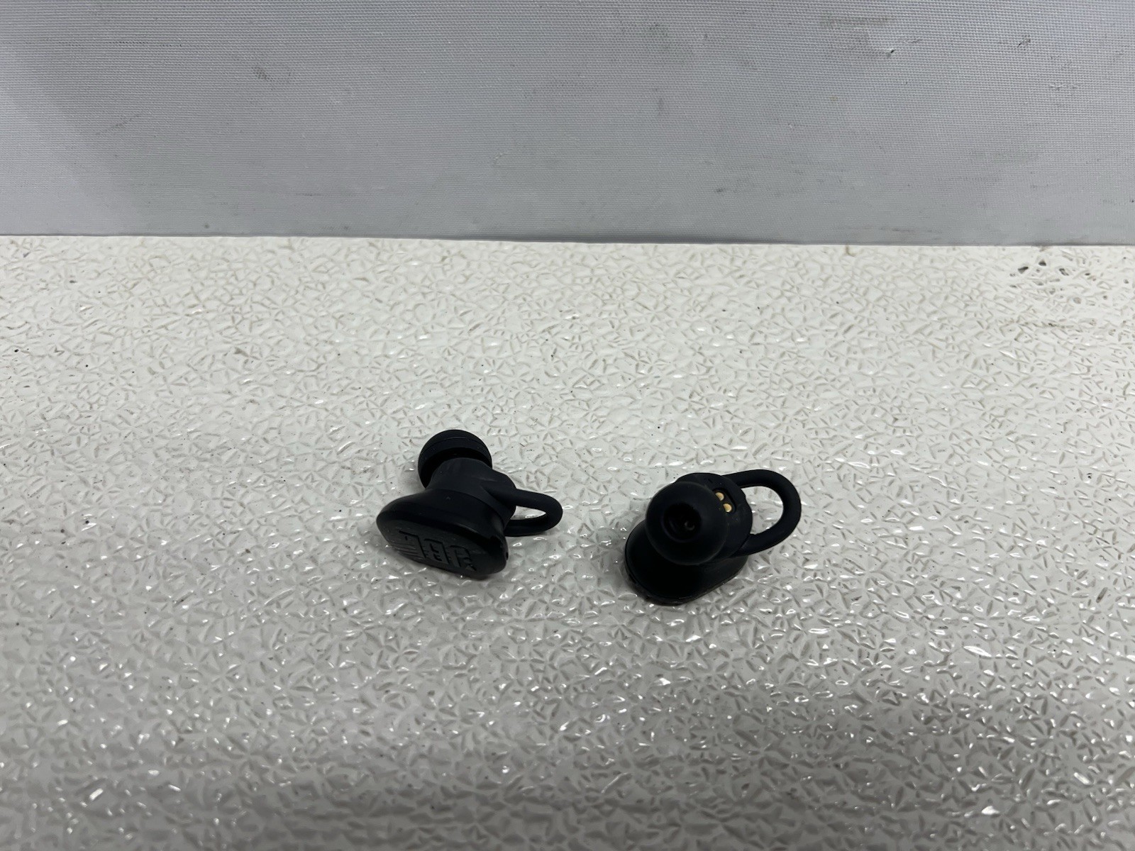 JBL – Endurance Race True Wireless Sport Earbud Headphones – Black –