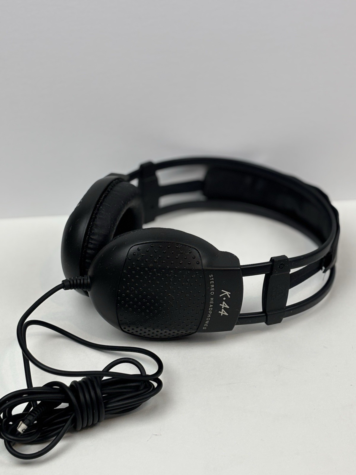 AKG K-44 Stereo Headphones Headband Perception Studio Over Ear Black