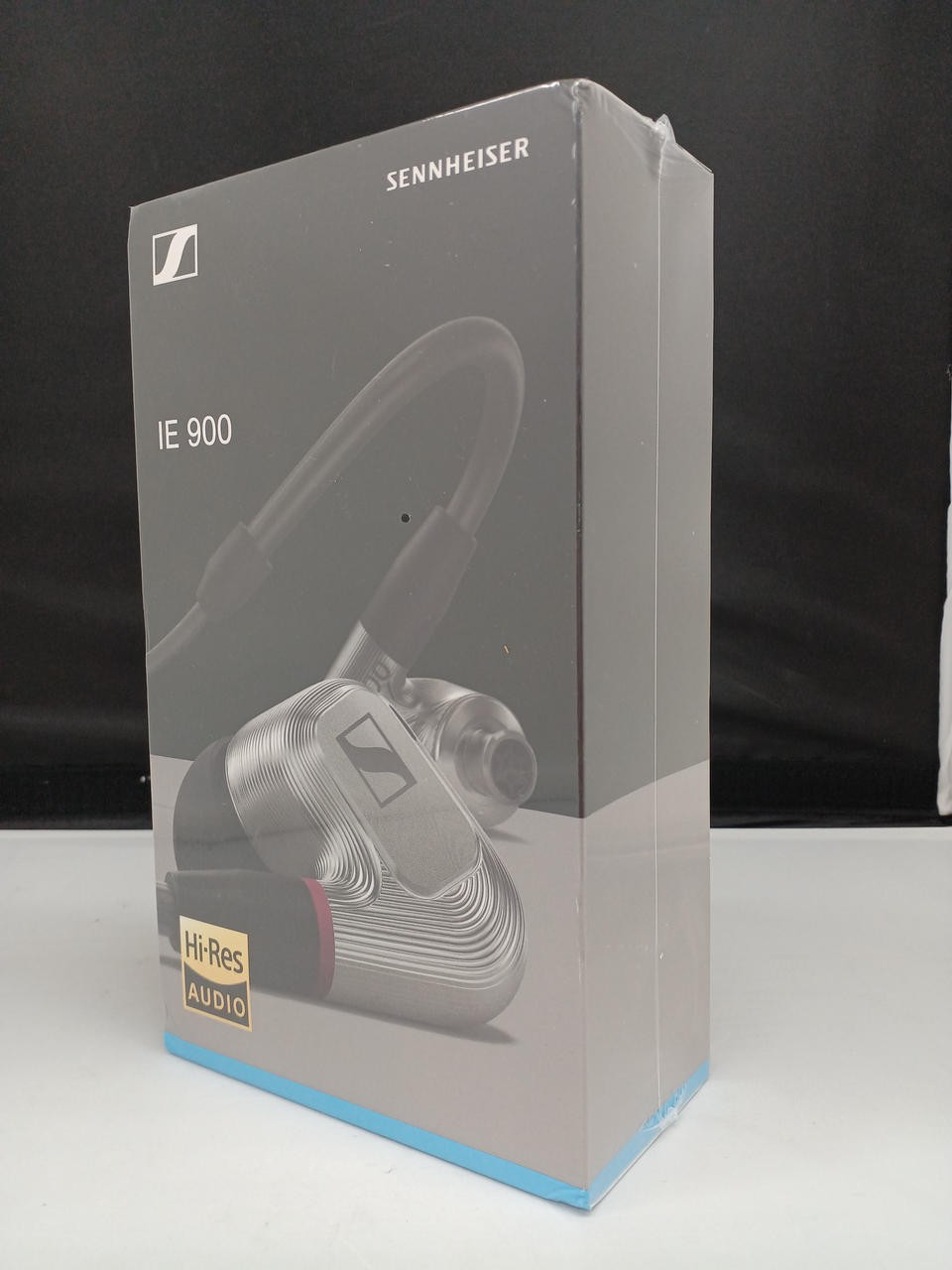 SENNHEISER IE900 Earphones Aluminum Driver Unopened Copy