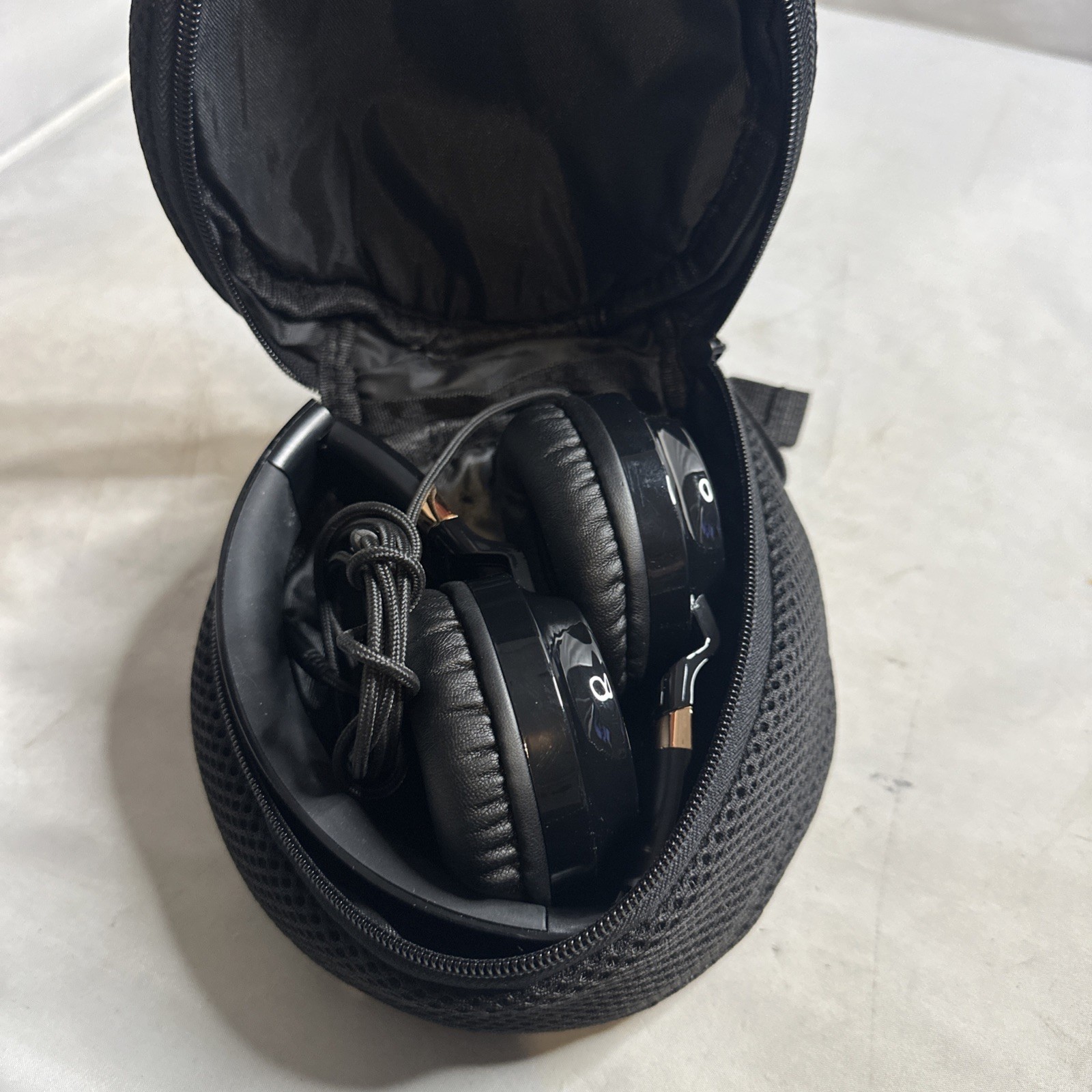 Picun C60 Wired On-Ear Headphones with Mic & Volume Control Noise Isolating