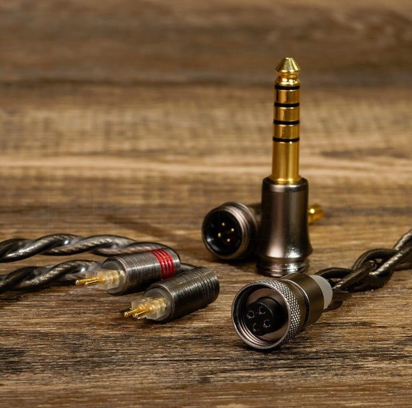 DUNU DaVinci Wired IEM 2DD+4BA Wood Faceplate Hi-Res Earphones