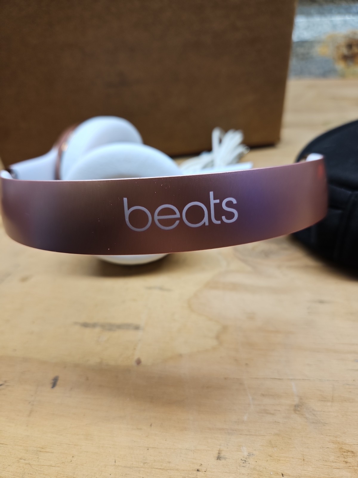 Beats by Dr. Dre Beats Solo3 Wireless On-Ear Headphones – Rose Gold