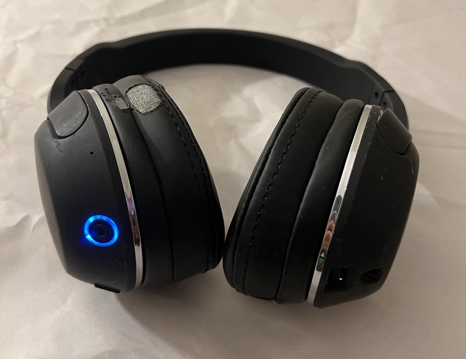 Skullcandy Hesh 2 On Ear Headphones – Black May Need Cushion Replaced