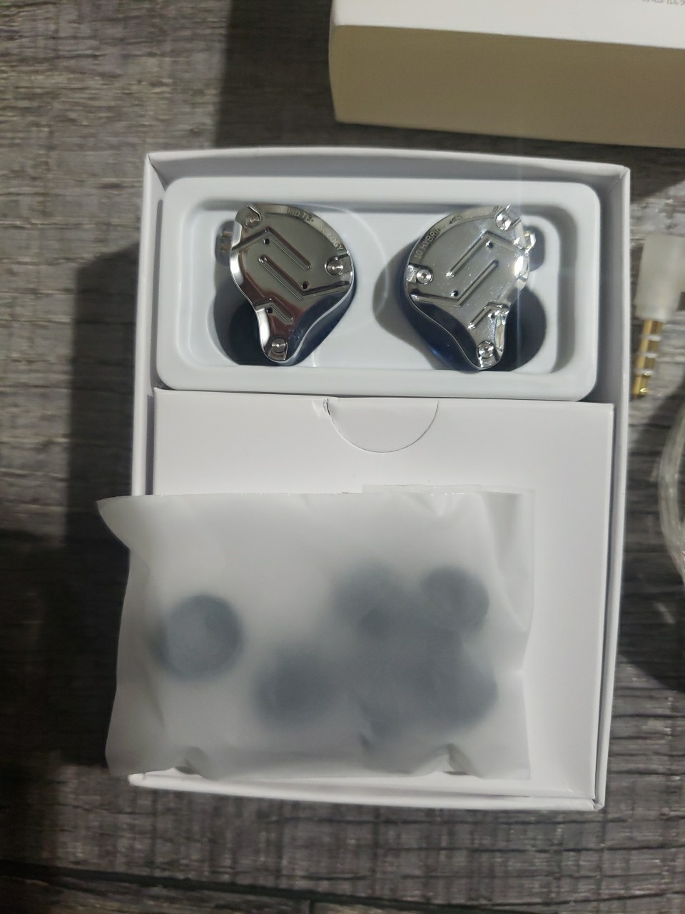KZ ZS10 Pro, Linsoul 4BA+1DD 5 Driver in-Ear HiFi Earphones w/ Mic