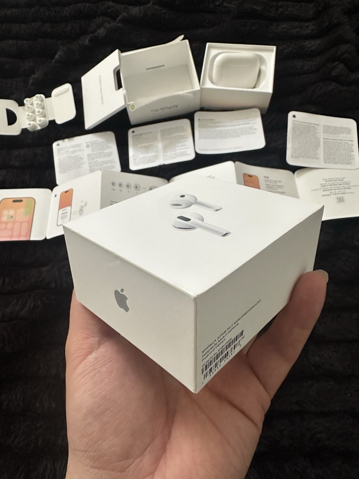 Apple AirPods Pro 3 Wireless Earbuds USB-C Case w/Replaceable Ear Tips