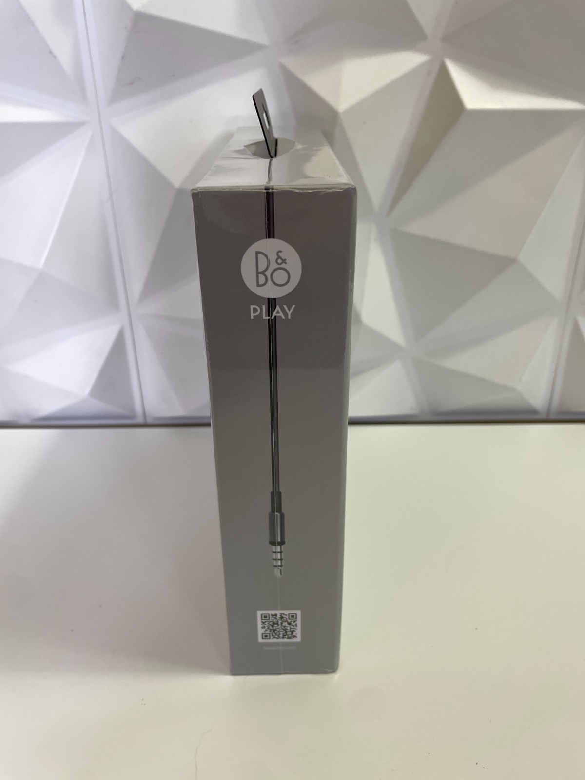 Bang & Olufsen Form 2i New Never Opened Original Black Wired Headphones