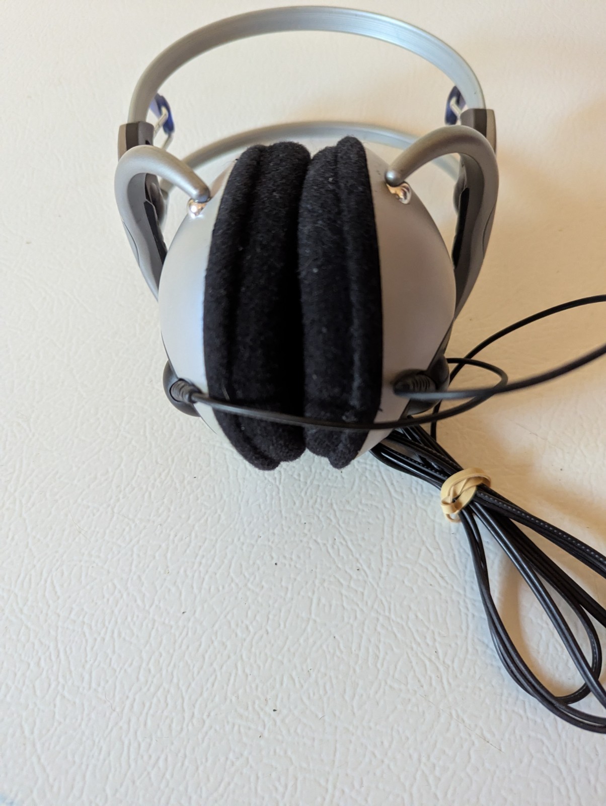 Philips SBC HP550 Dynamic Stereo 32 Ohm 3.5mm Wired Over Ear Headphones Tested