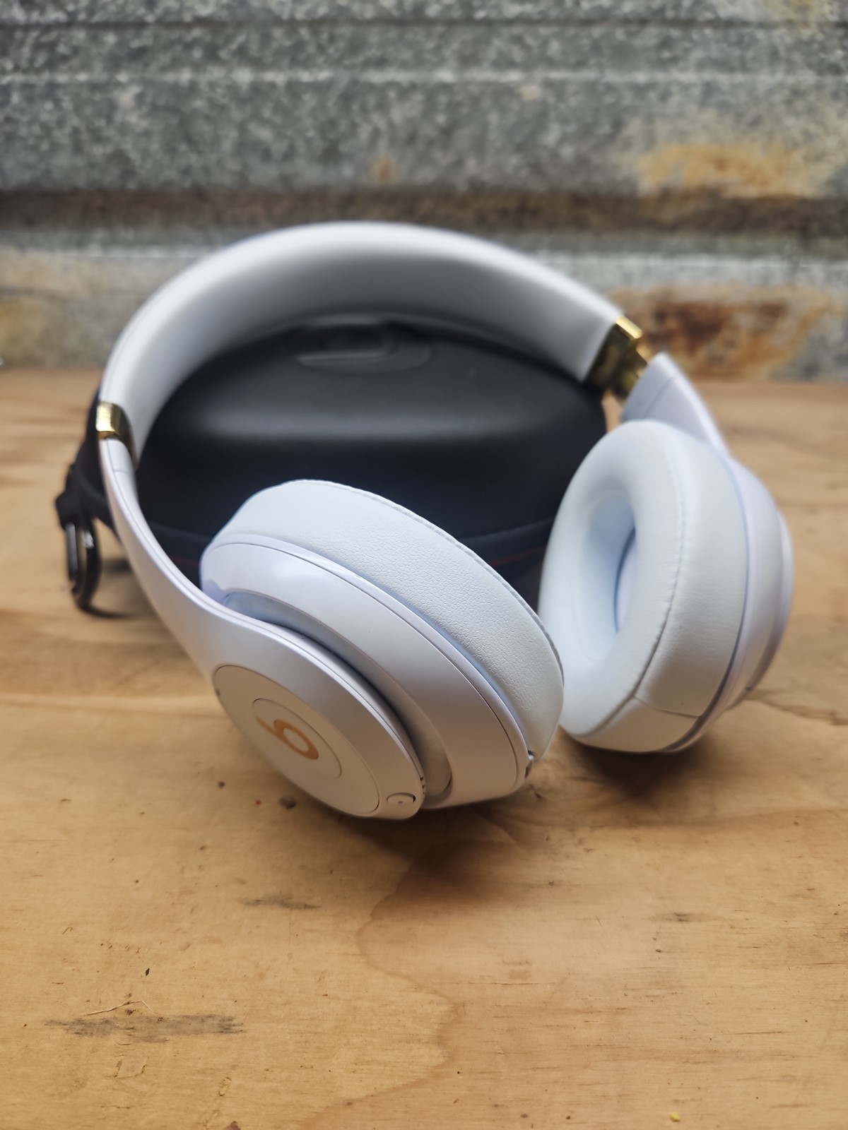 Beats by Dr. Dre Studio3 Wireless Over-Ear Headphones NEW PADS