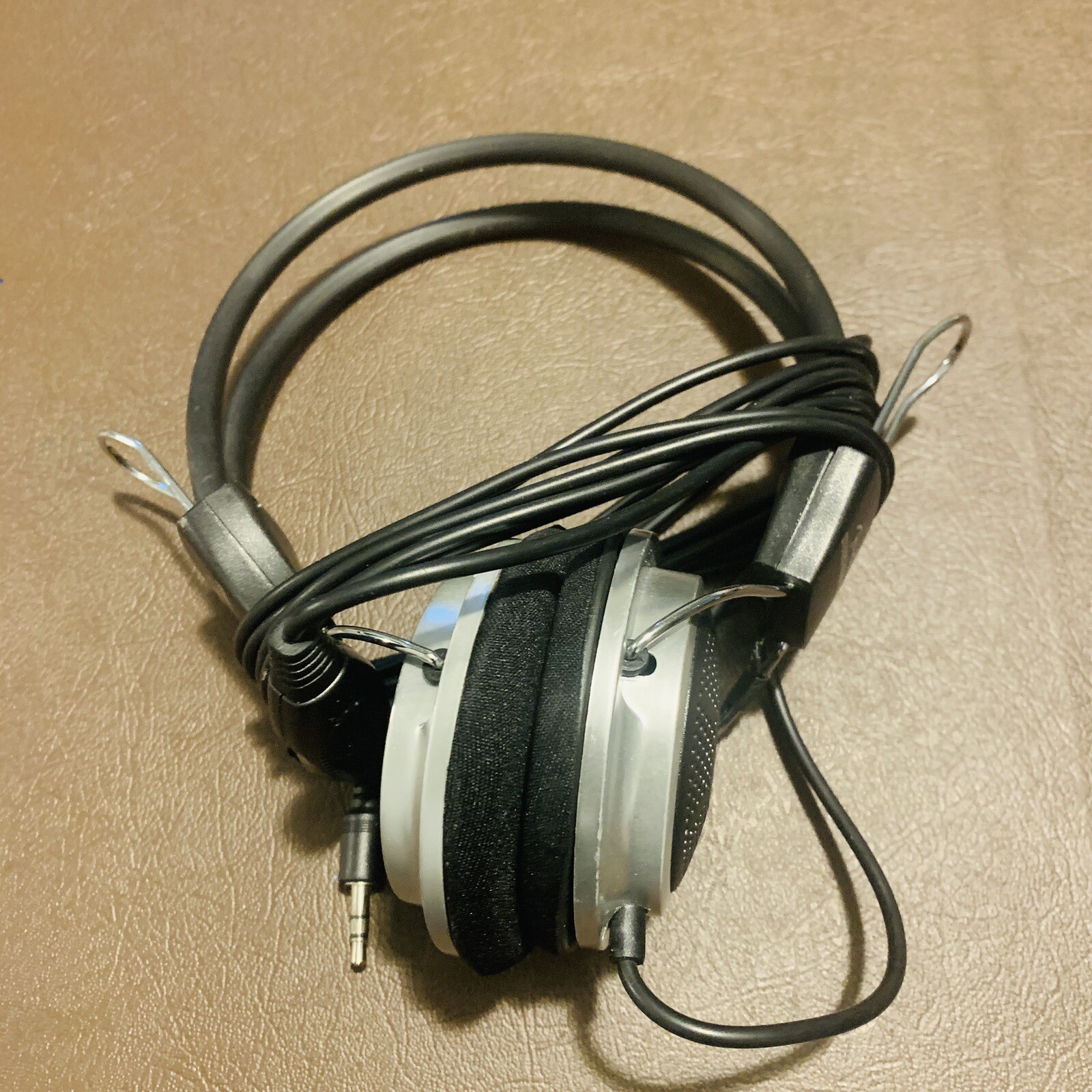 Fender Stereo Wired Headphones In-Line Volume Controller
