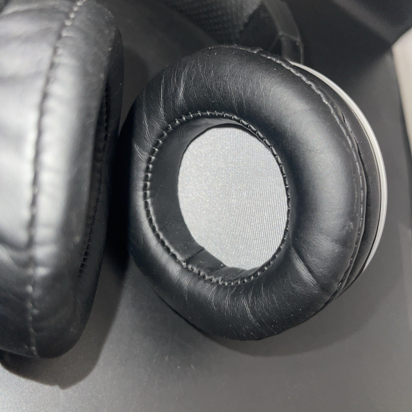 Kicker Black Over-Ear Wired Headphones Tested Working