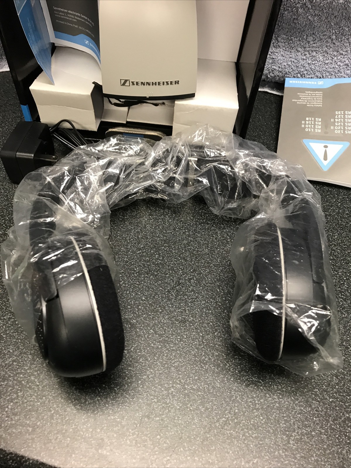 Sennheiser RS 120 Wireless Headphones with RS 120 Transmitter Charging Base
