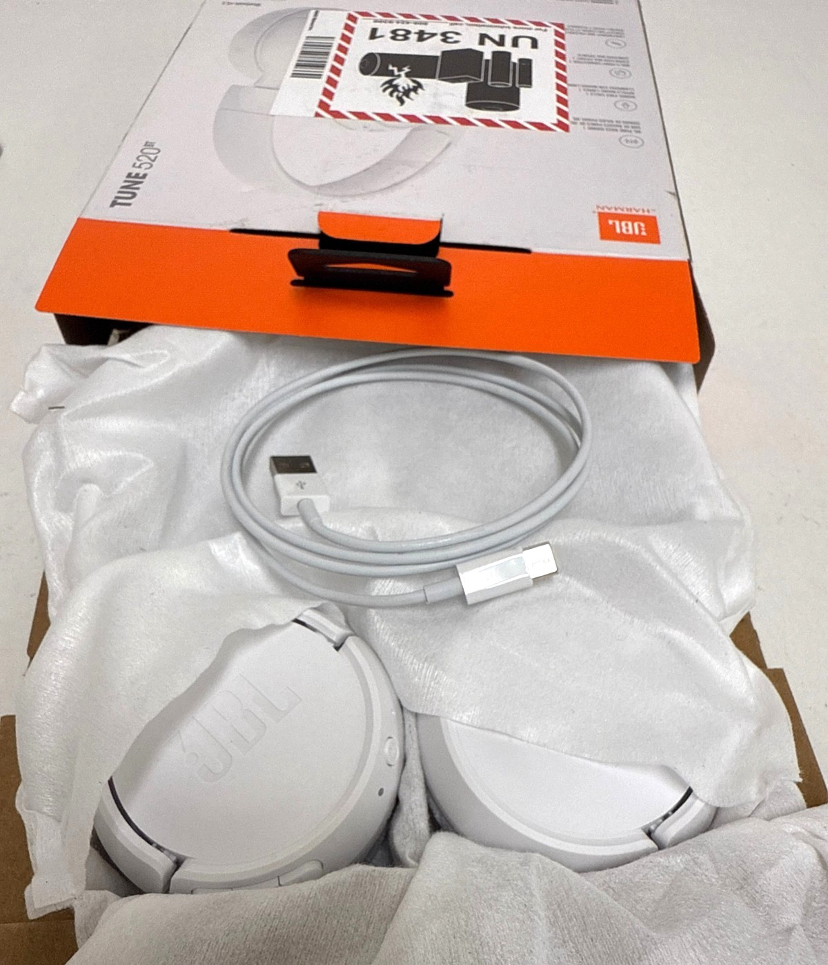 JBL Tune 520BT – Wireless On-Ear Headphones, Up to 57H Battery Life , White