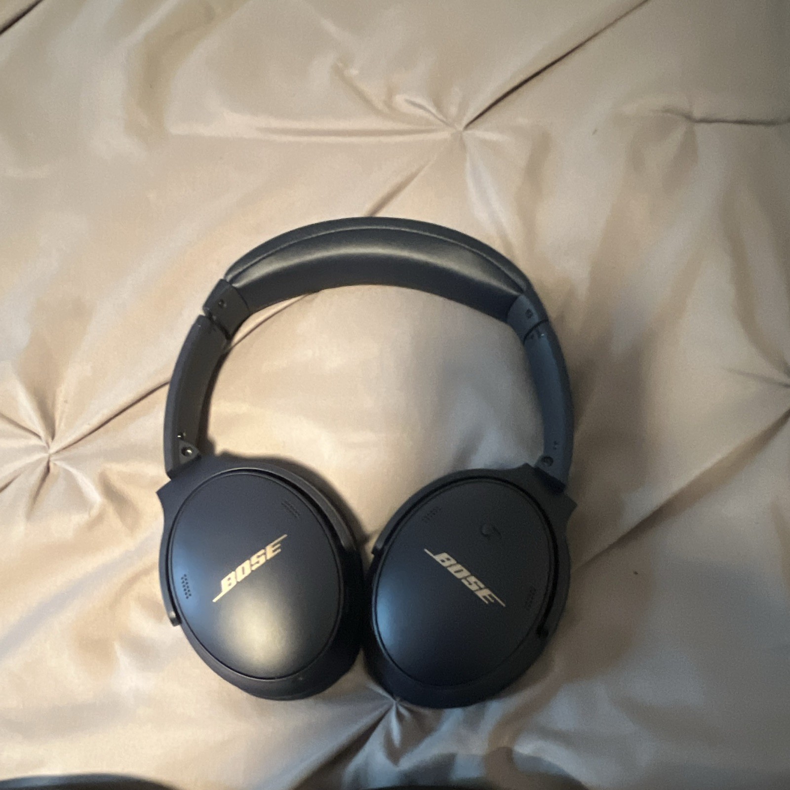 Bose Over-Ear Ear-Cup Headband Headphones w/ Zipper Carrying Case, Black