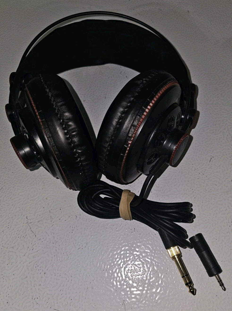 Superlux HD 681 – Dynamic – Semi-Open – Headphones – DJ Over Ear – Professional