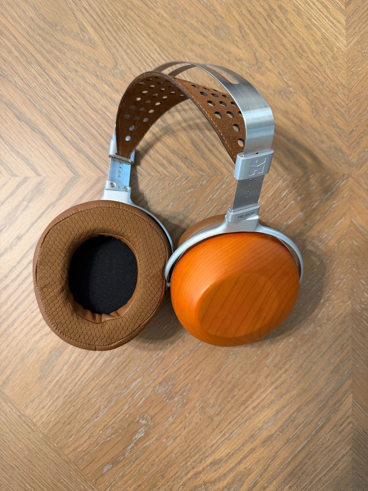 NEW OPEN BOX HIFIMAN HE-R10P Closed Back Planar Magnetic Over-Ear Headphones