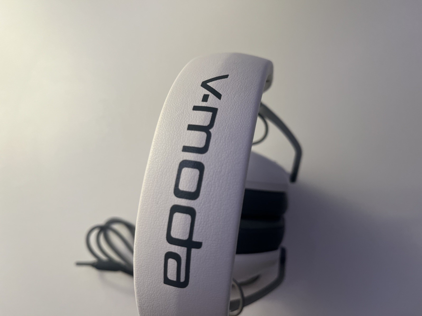 V-Moda Crossfade 2 WIRELESS Over-Ear Headphones – Matte White