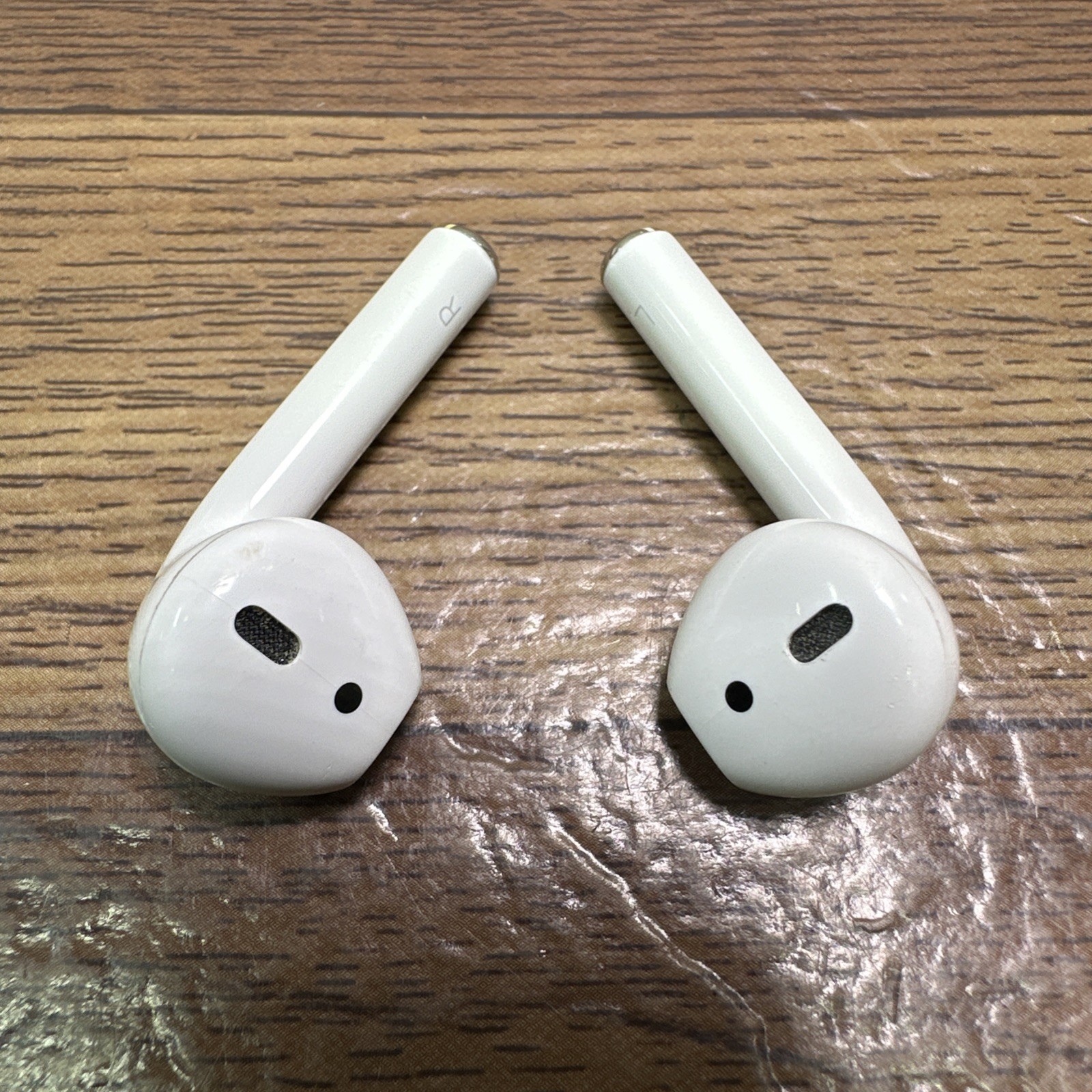 Apple AirPods Standard with Charging Case A1602 / READ