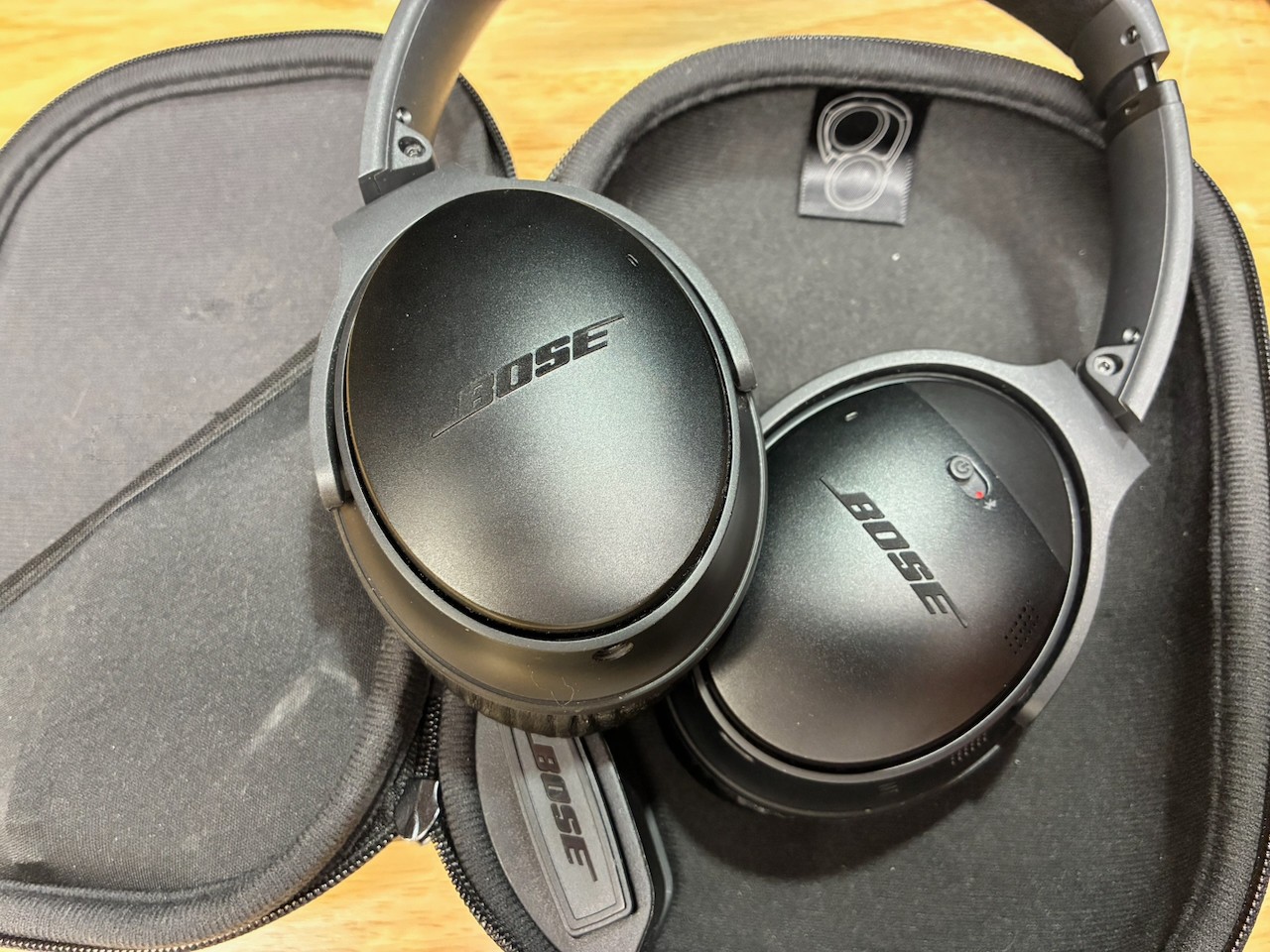Bose QuietComfort 35 QC35 Bluetooth Wireless Headphones Black Complete in Box