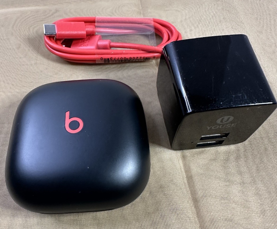 Genuine Beats by Dr. Dre Fit Pro Charging Case Replacement MK2F3LL/A Black +More