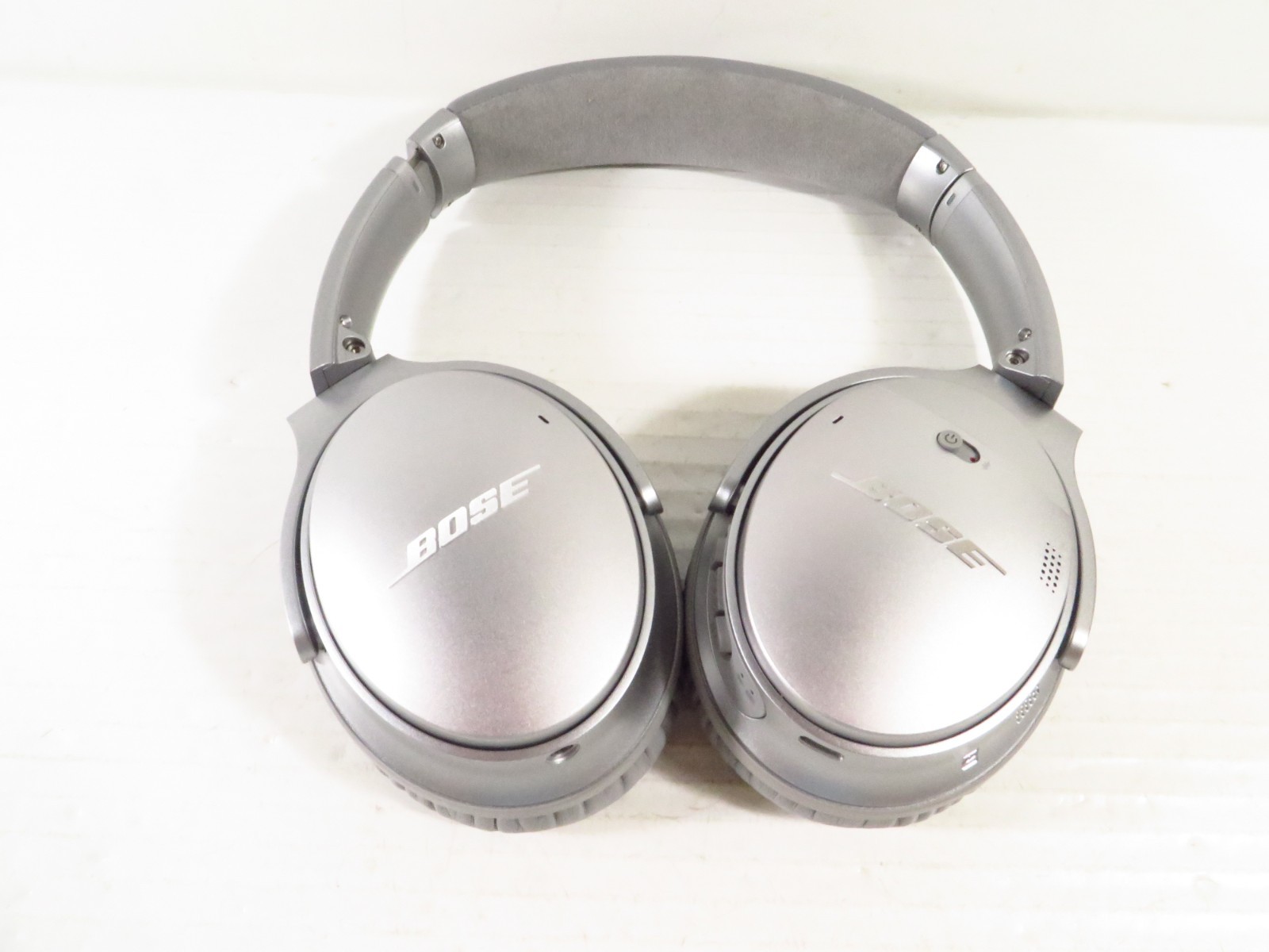 Bose QuietComfort 35 QC35 Noise Cancelling Headphones w/ Case, Silver