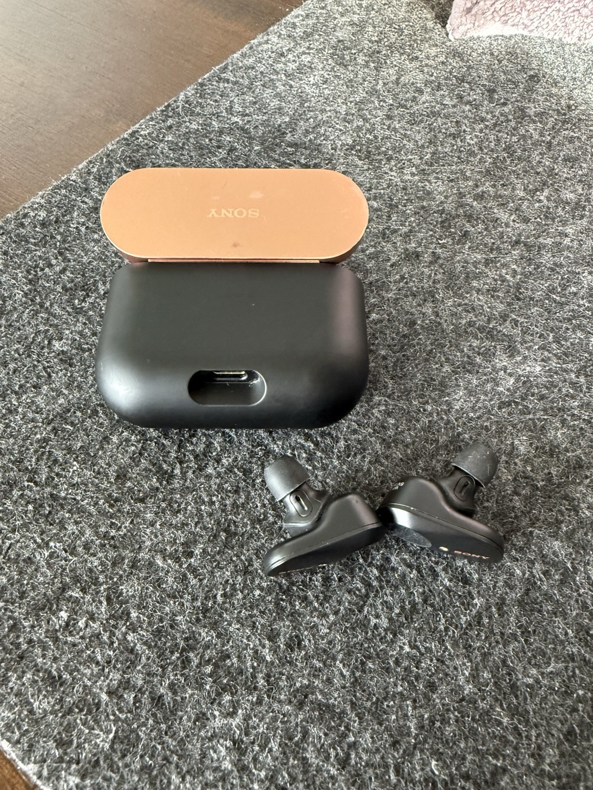 Sony WF-1000XM3 Wireless Bluetooth Earbuds Low Use Great Condition