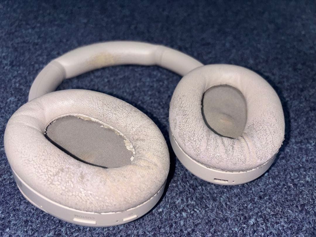 Sony WH-1000XM4 Wireless Noise Canceling Headphones Platinum Silver Used