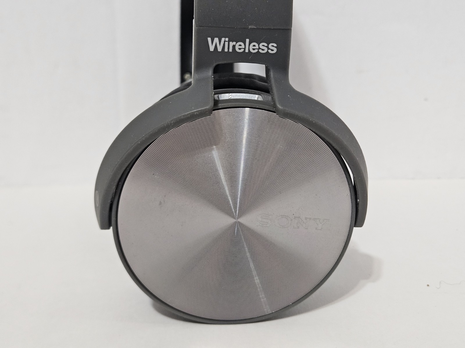 Sony Extra Bass Wireless Bluetooth Headphones Gray Silver MDR Tested Working