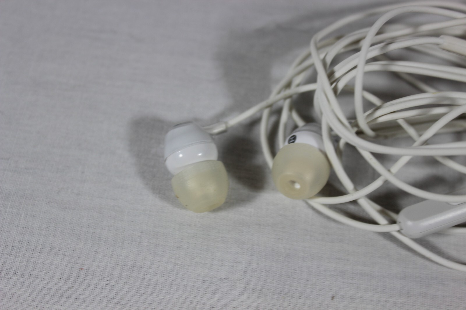 NEW GENUINE SONY MDR-EX14AP WHITE EARBUD HEADPHONES MDREX14AP MICROPHONE MA