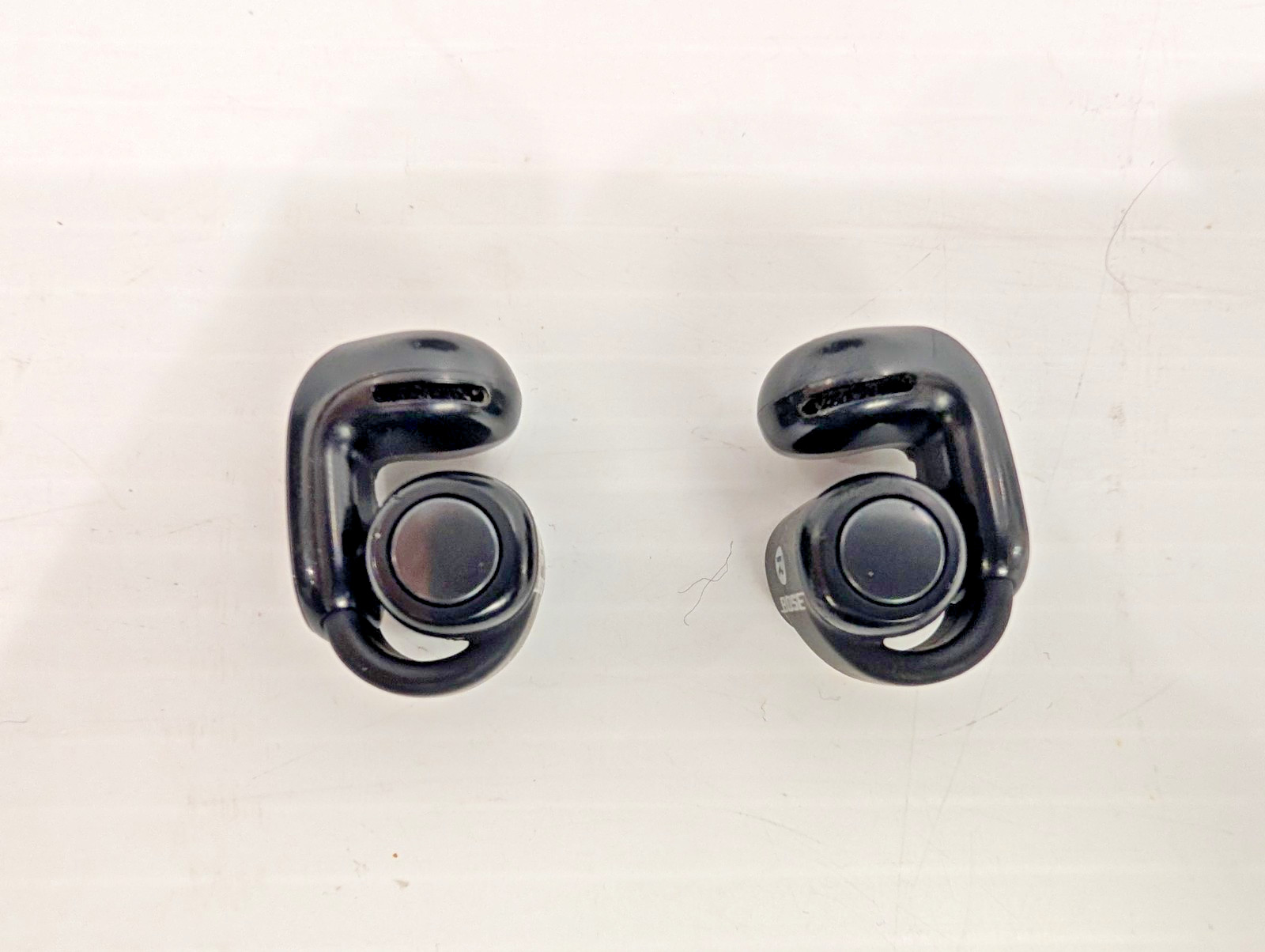 (B2604) Bose 438926 Headphones (No Box No Cables)