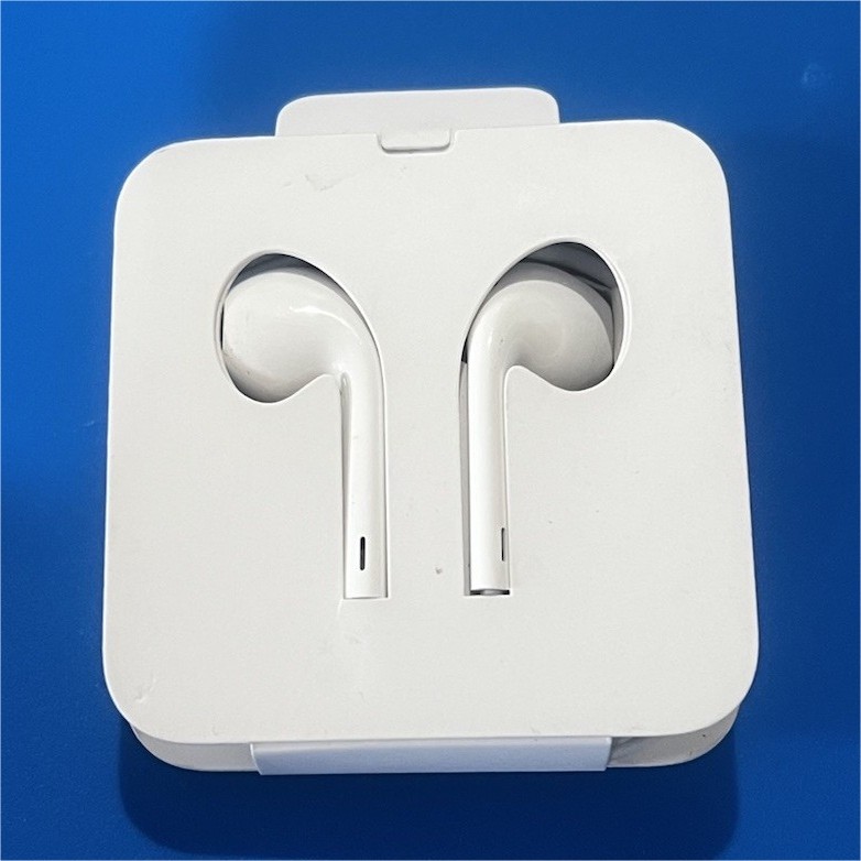 Genuine Apple EarPods Lightning Connector + 3.5mm Headphone Jack Adapter OEM