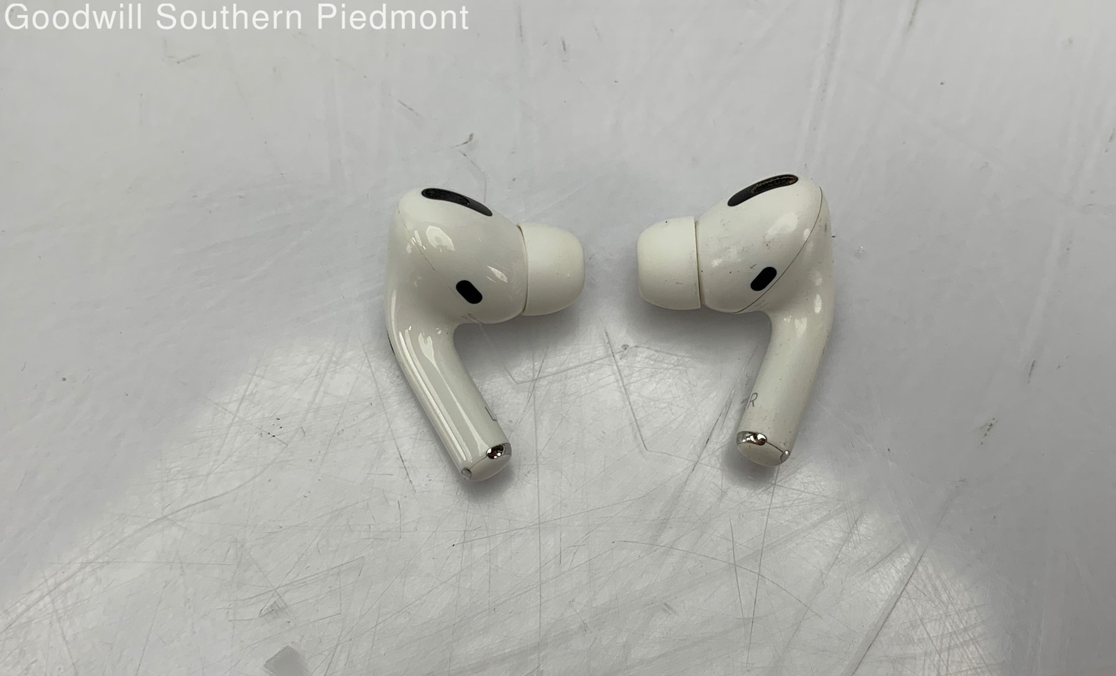 Apple AirPods Pro 1 Wireless Earbuds – Tested