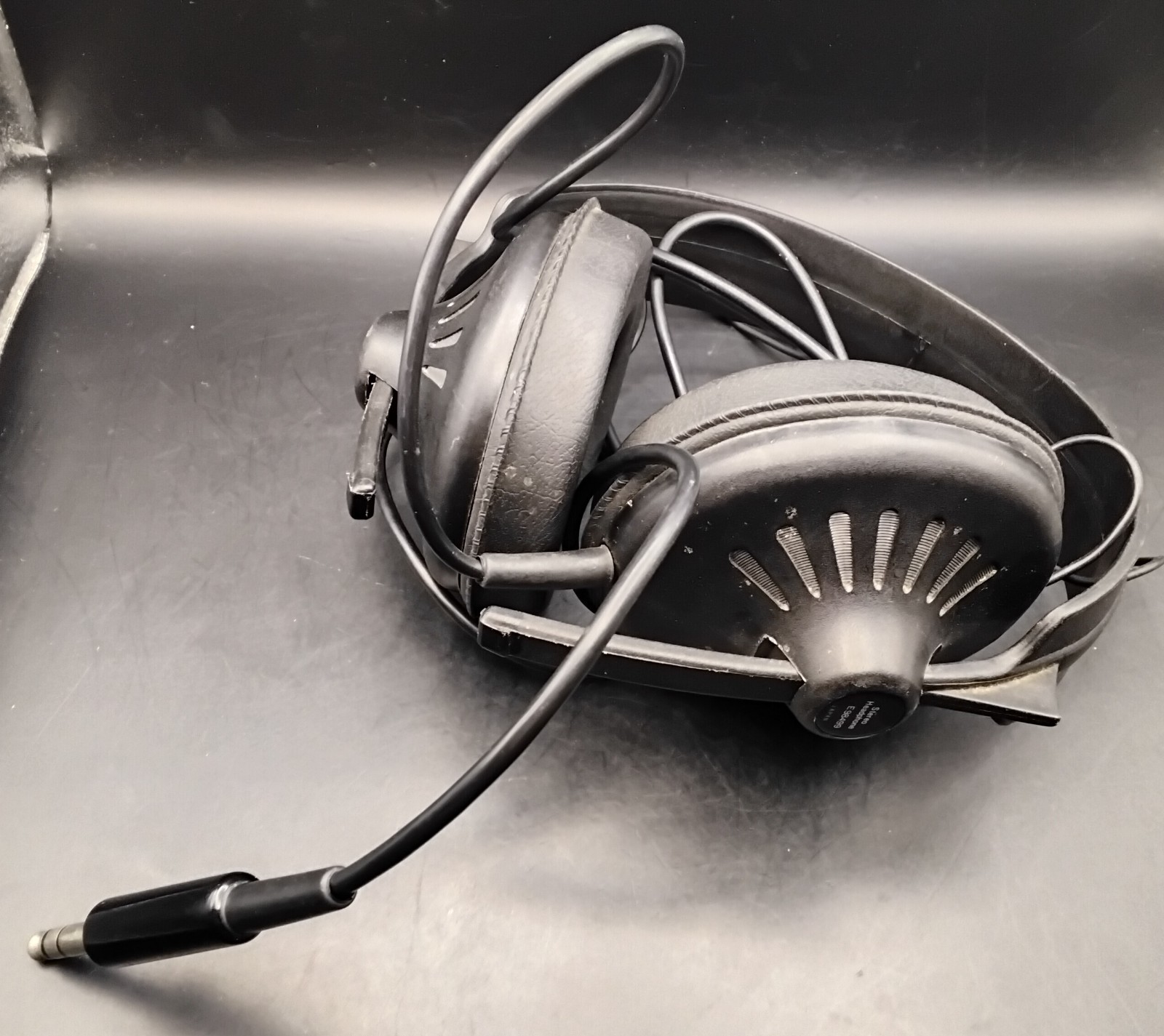 (Box9) Stereo Headphone-Wired Stereo Monitor Headphones E98499 Tested