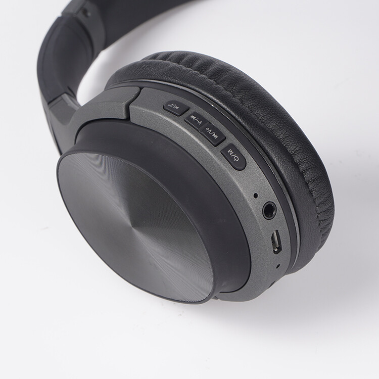 Folding 300mAh Rechargeable headphones noise cancelling wireless headphone
