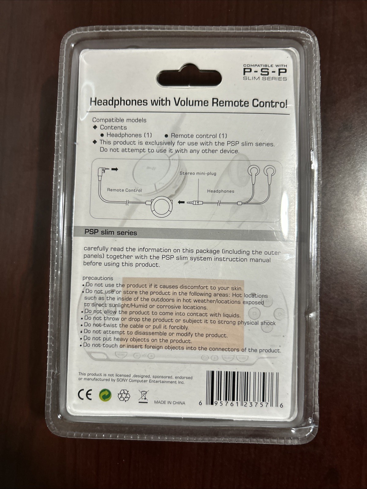 NEW White Earbuds Earphones/Volume Remote Control for PSP Slim 2000 or 3000
