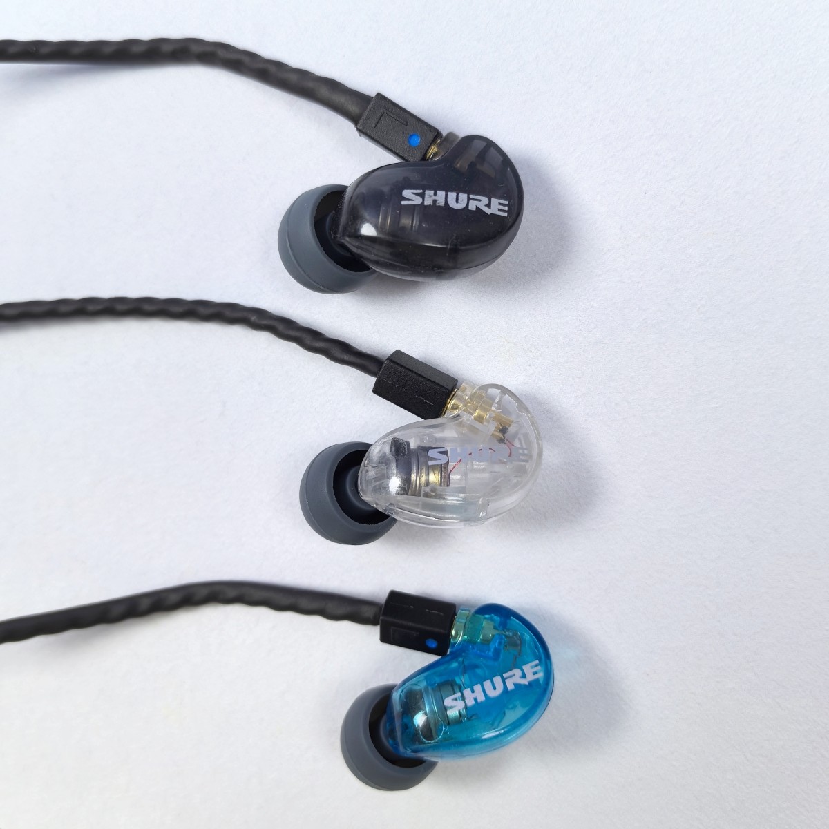 Shure SE215 Sound Isolating In-Ear Headphones Wired 3.5mm Jack Earphones