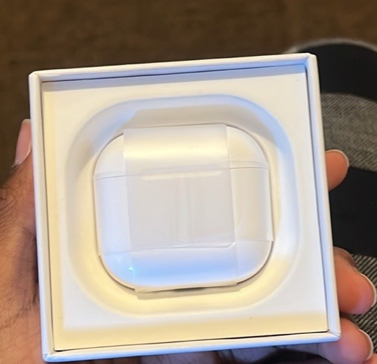 Apple AirPods 4 Active Noise Cancellation Wireless Earbuds White USB-C Case