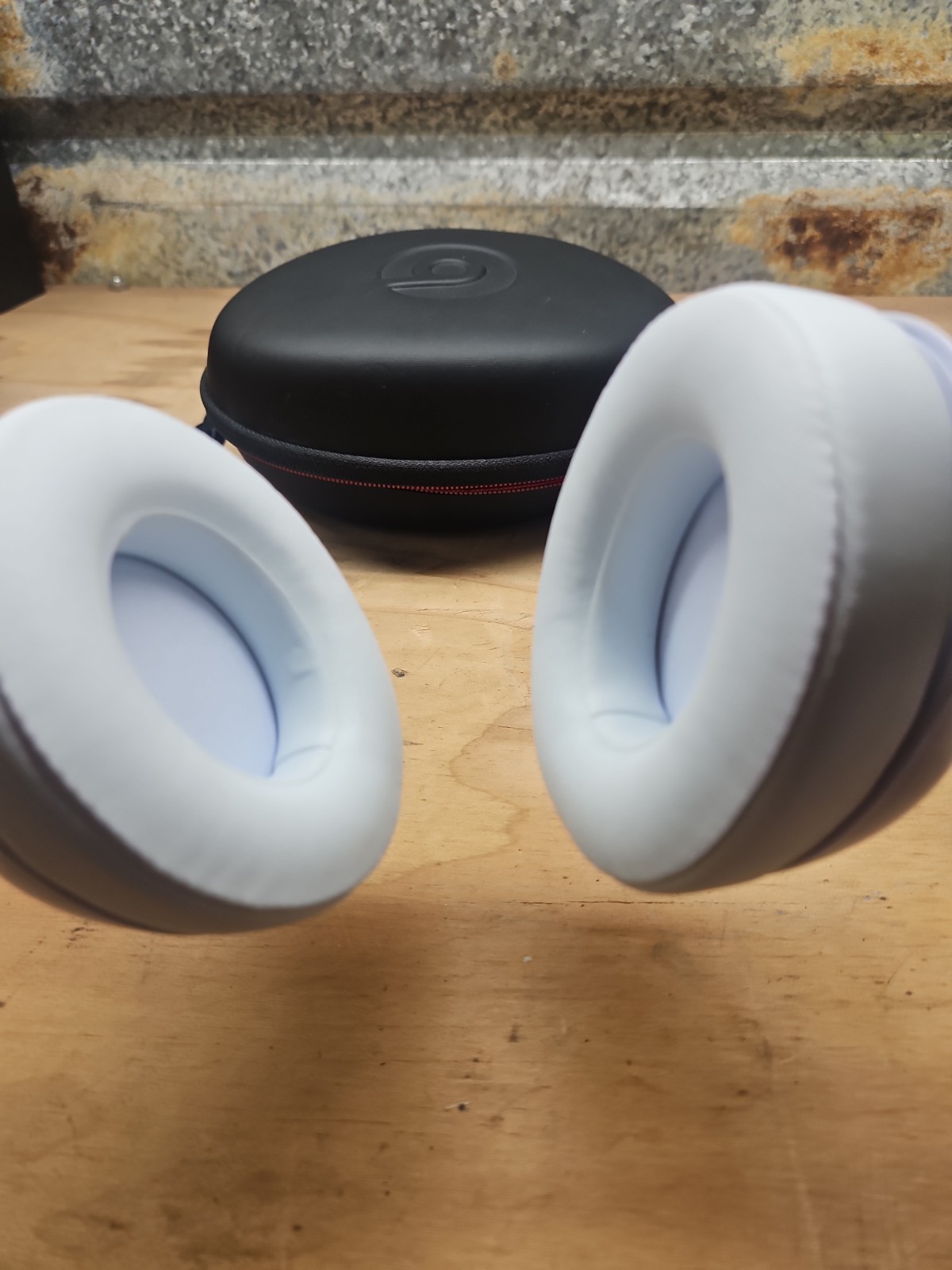 Beats by Dr. Dre Studio3 Wireless Over-Ear Headphones NEW PADS