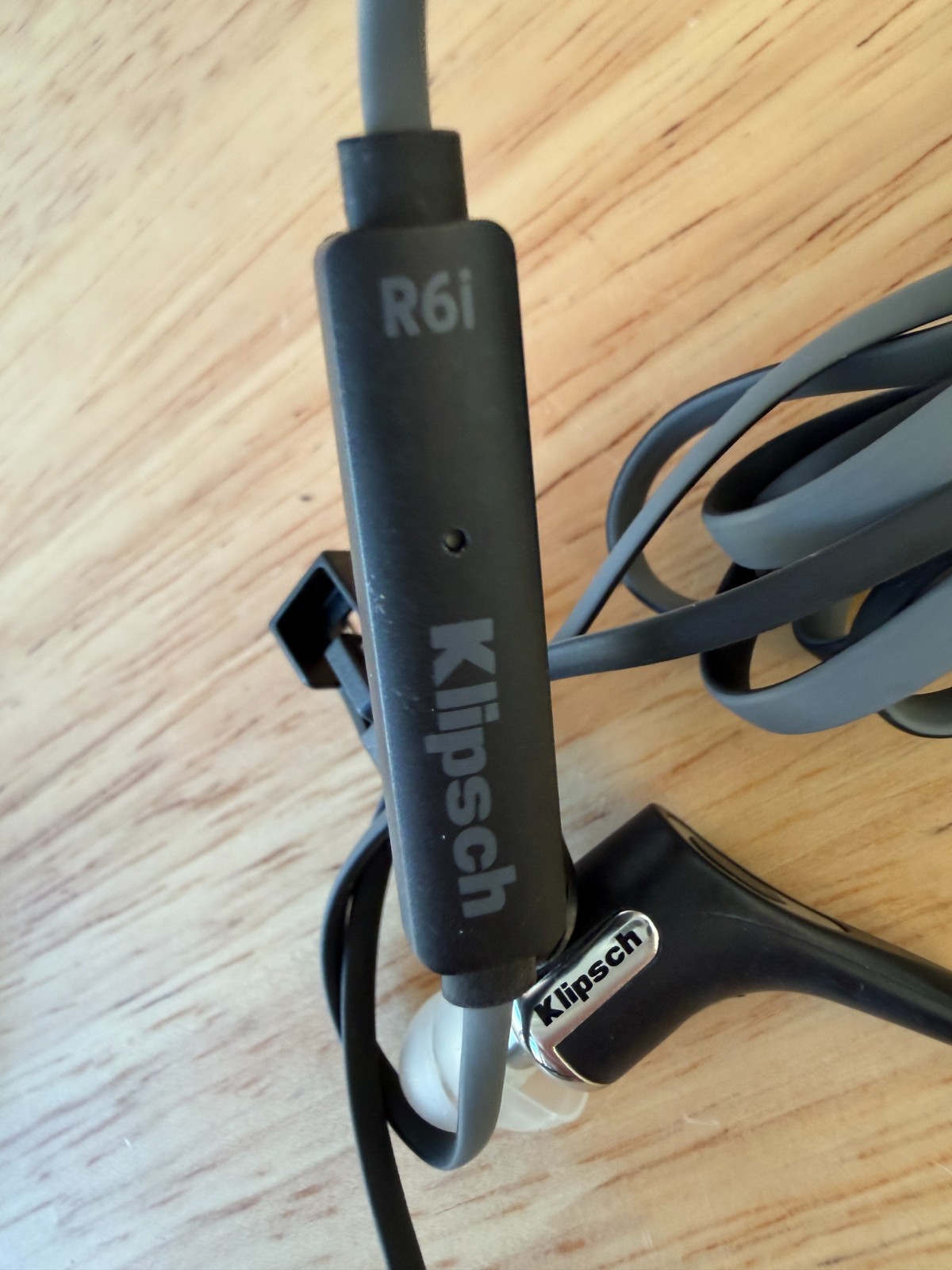 Klipsch R6i Black Wired In-Ear Earbuds Headphones w/ Case and Ear Tips TESTED