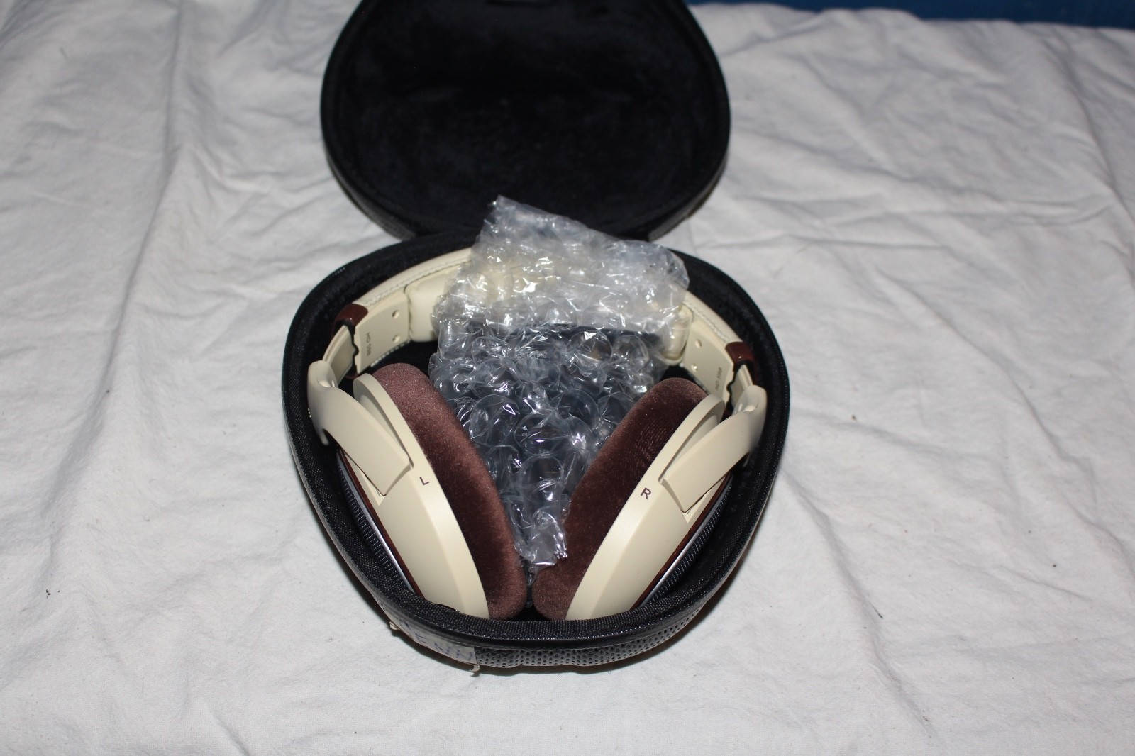 SENNHEISER HD598 Open type Headphones with case