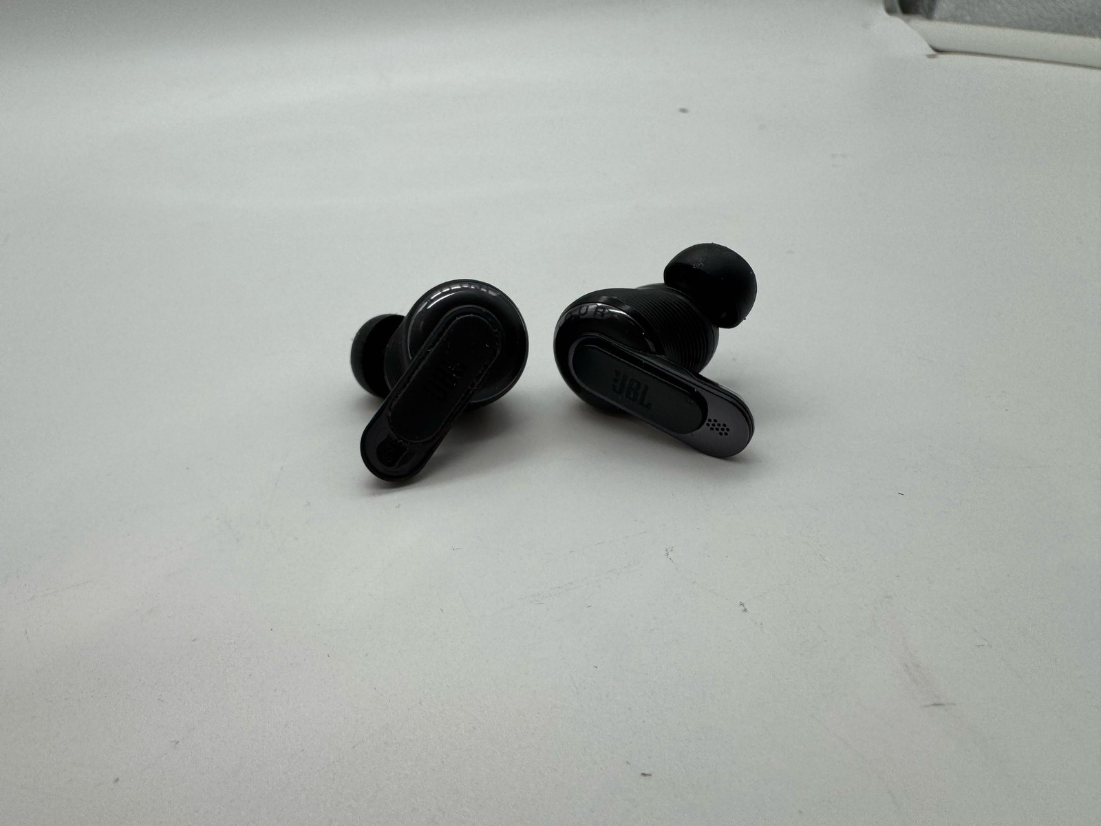 JBL Tour Pro 3 True Wireless Earbuds Noise Cancelling Smart Case ANC Black (1)