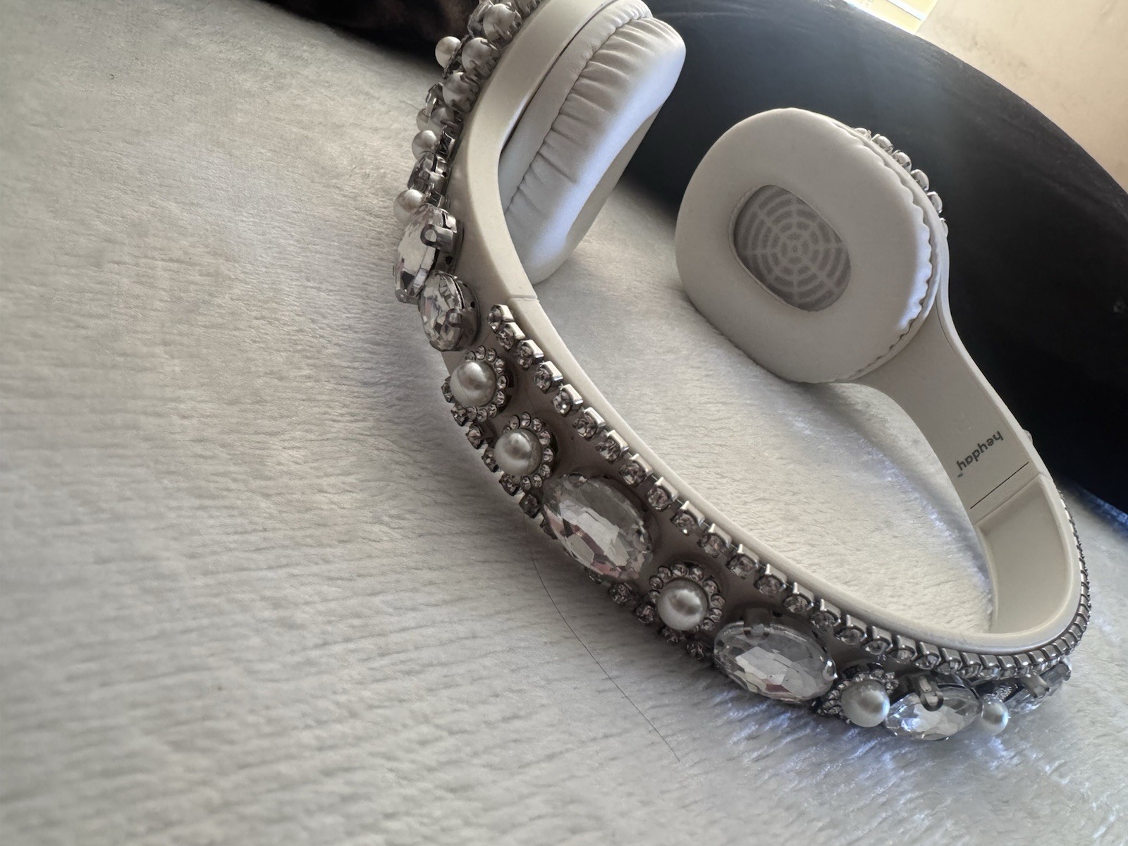 heyday Bluetooth Over-Ear Headphones White/Silver Pearls Rhinestones