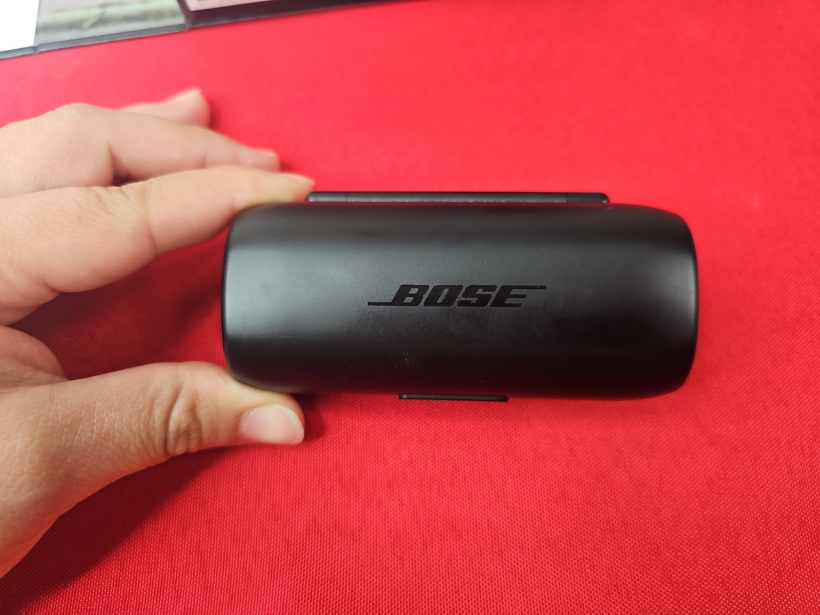 Bose SoundSport Free Wireless Headphones Earbuds Black 423729 FORPARTS ONLY