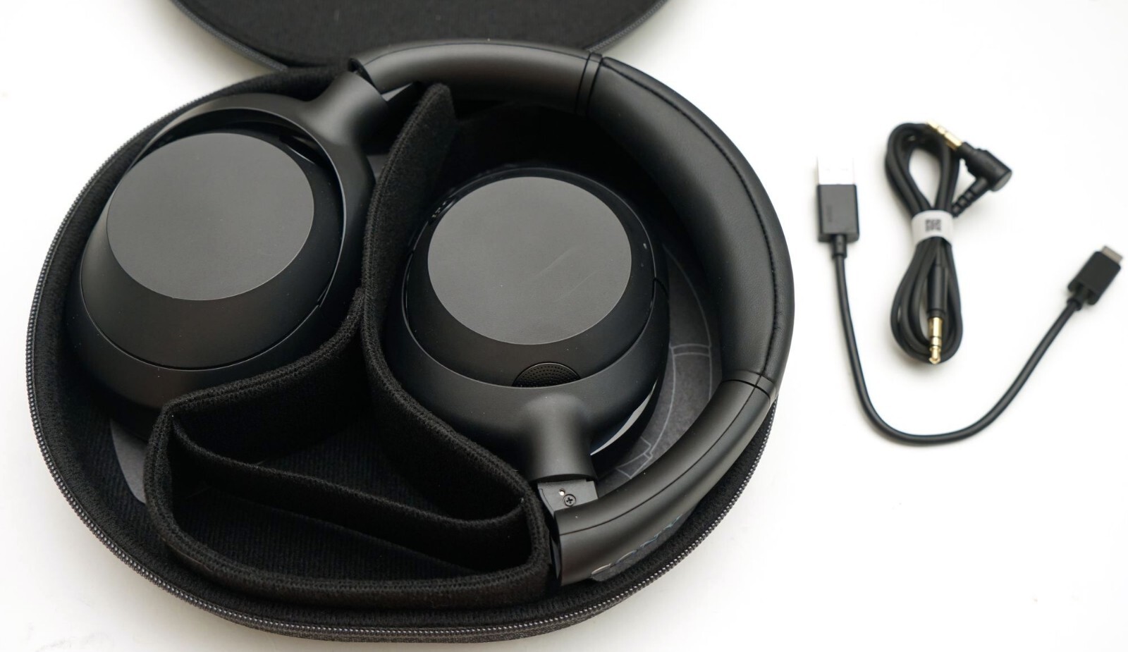 Sony WH-ULT900N/B Noise Canceling Headphones Bluetooth WHULT900N Black