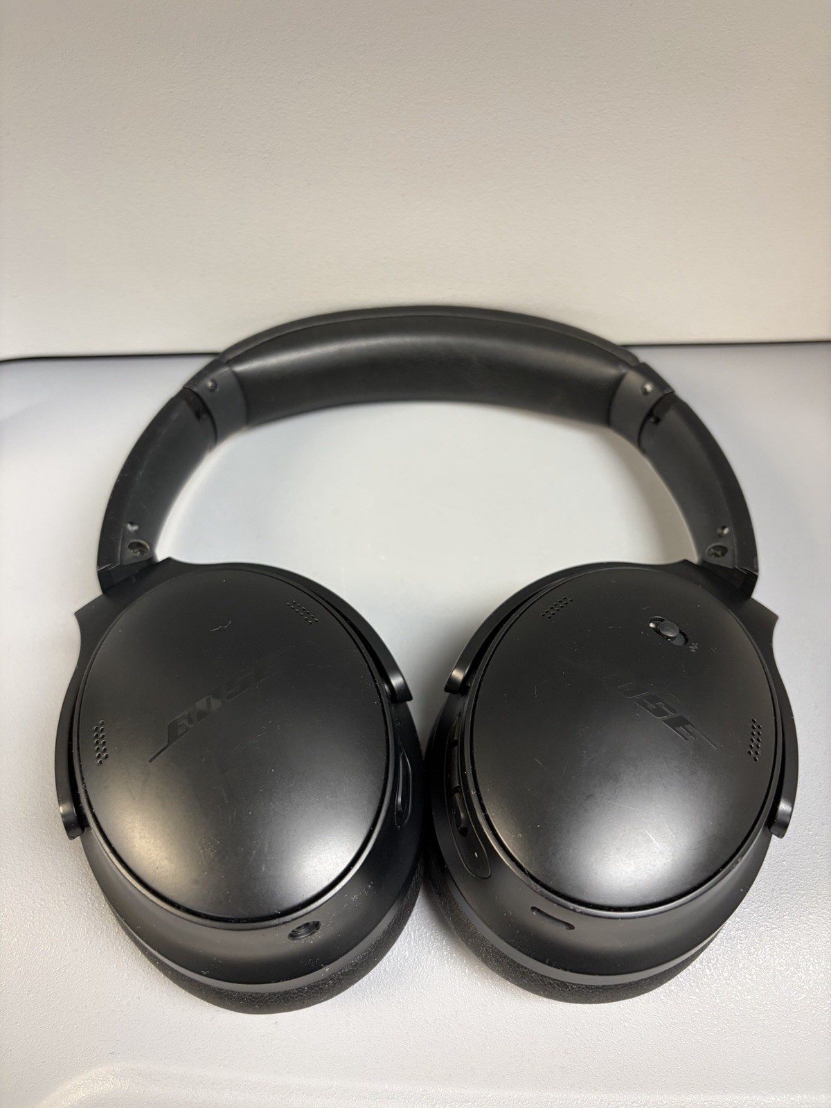 Bose QuietComfort Wireless Over-the-Ear Noise Cancelling Headphones & Case Black