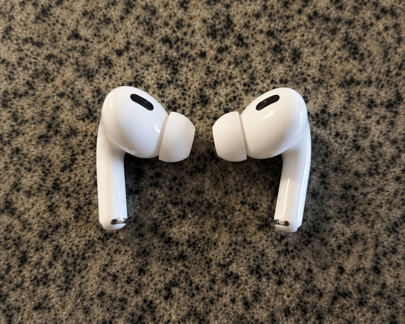 Apple AirPods Pro (2nd Gen) In-Ear Bluetooth Earbuds, White, ANC, MagSafe Case