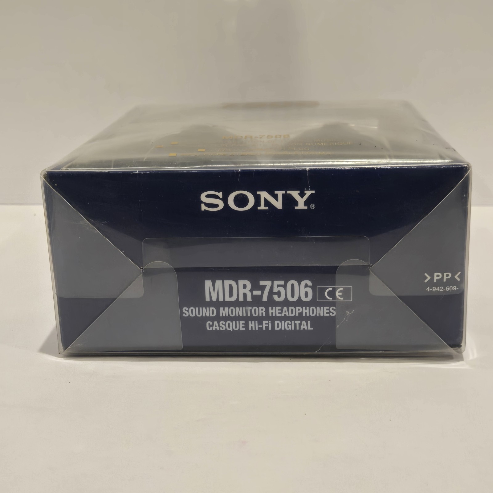 Sony MDR7506 Professional Sound Monitor Stereo Headphones Wired