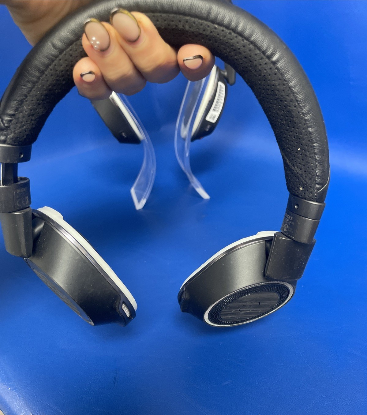 LOT OF 2X Plantronics Voyager 8200 UC BLUETOOTH HEADSET Model: B8200*NO DONGLE*