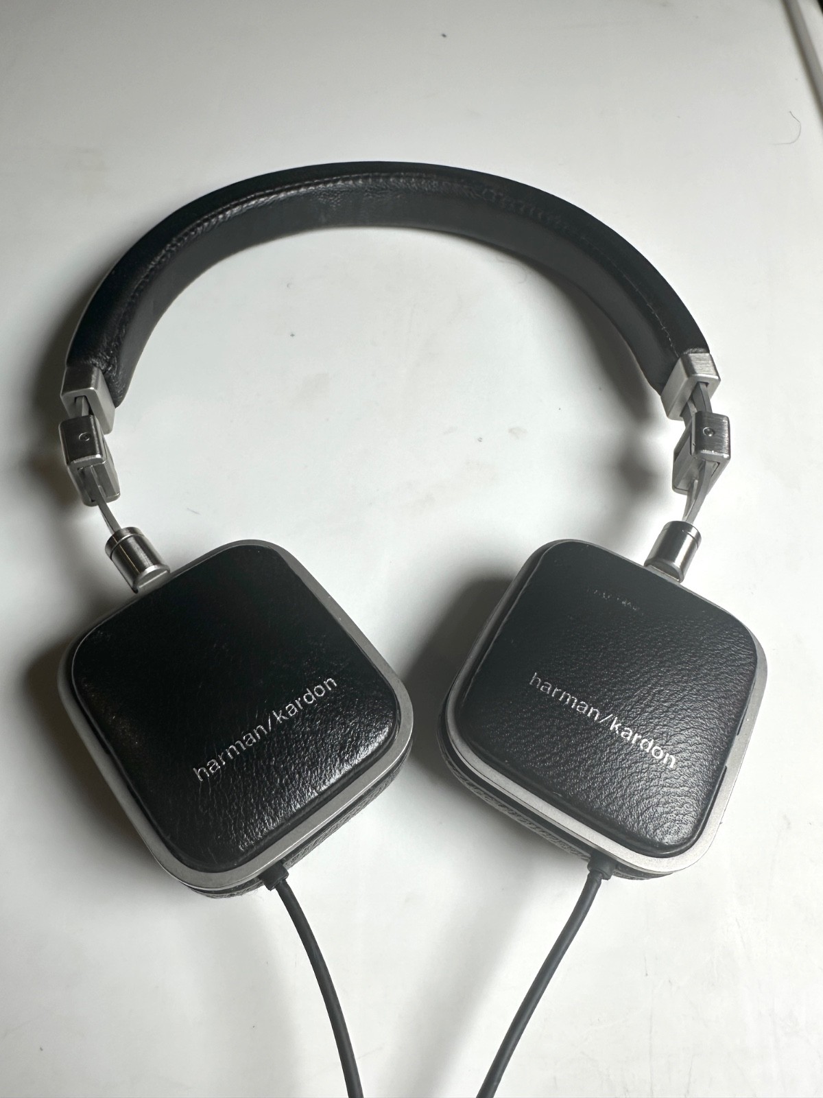 RARE HarmanKardon SohoA Flat Foldable OnEar Wired Mini Headphones G2U