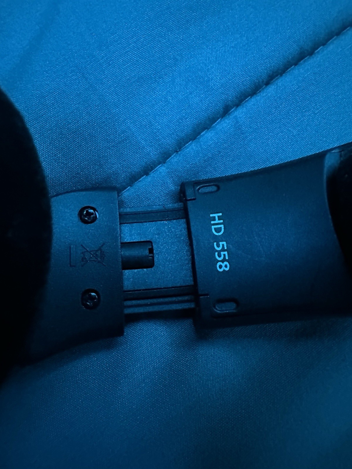 Sennheiser HD 558 Black Over-Ear Headphones with 3.5mm Adapter Tested and Works